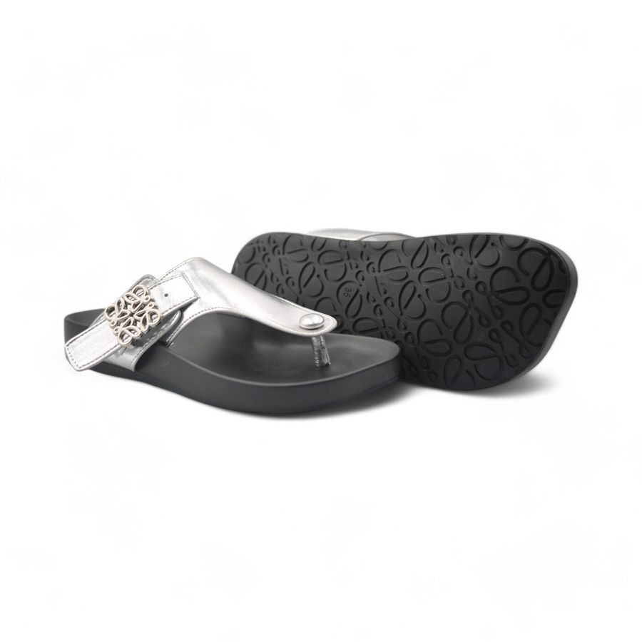 Dép Xỏ Ngón Nữ TGG UN5168-1 Màu Bạc Da Mềm Size 38
