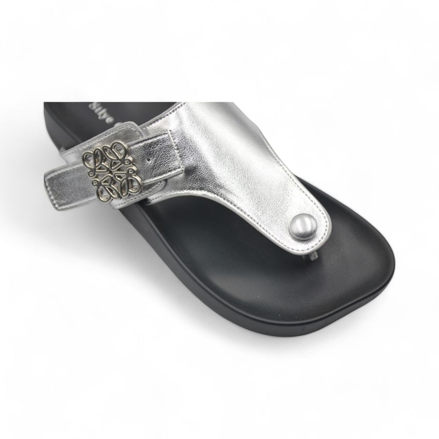 Dép Xỏ Ngón Nữ TGG UN5168-1 Màu Bạc Da Mềm Size 38