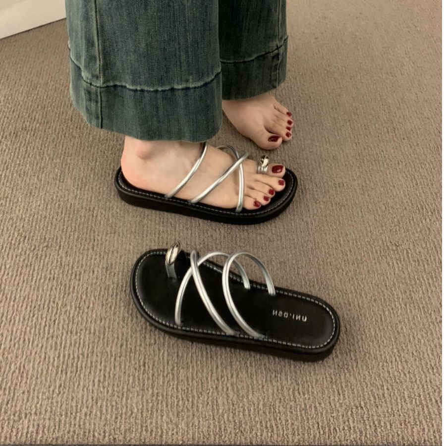 Dép Xỏ Ngón Nữ TGG UN5688-1 Màu Bạc Da Mềm Size 36