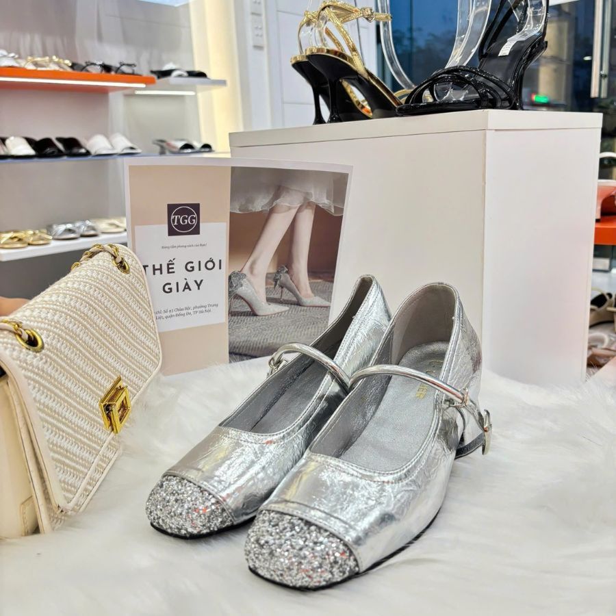 Giày Búp Bê Nữ TGG 317-1 Màu Bạc Da Bóng Xước Size 37