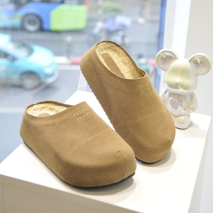 Giày Sục Nữ TGG 2680-35A Màu Nâu Da Lộn Size 36