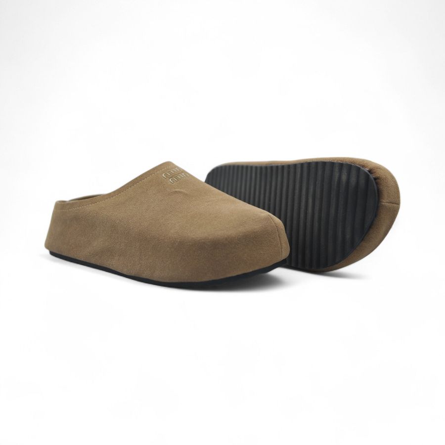 Giày Sục Nữ TGG 2680-35A Màu Nâu Da Lộn Size 36