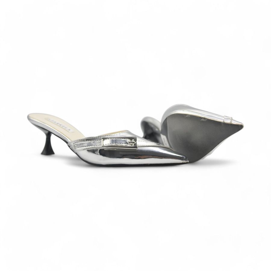 Giày Sục Nữ TGG ST88-16 Màu Bạc Da Bóng Size 37