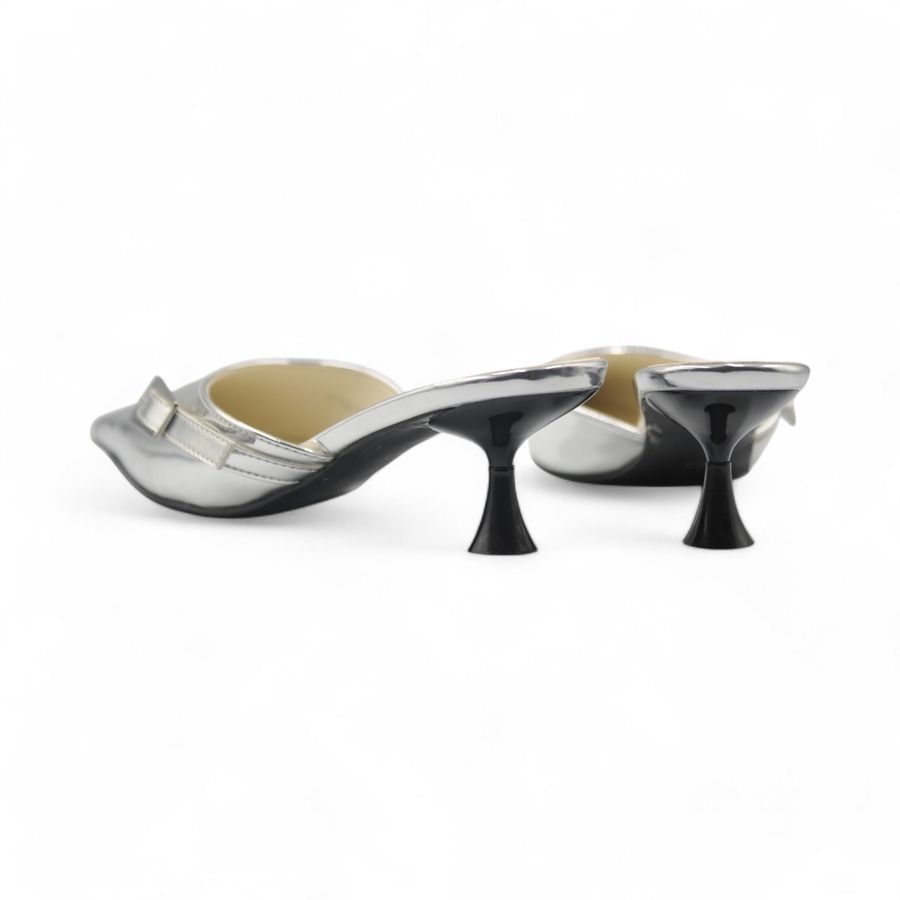 Giày Sục Nữ TGG ST88-16 Màu Bạc Da Bóng Size 37
