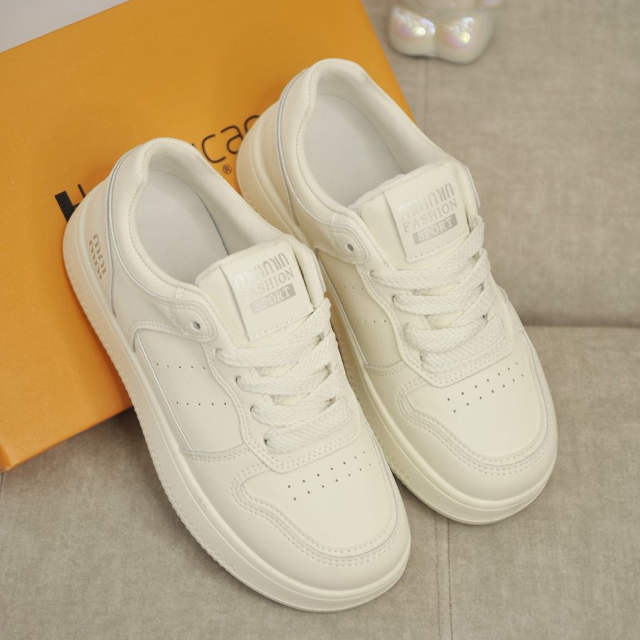 Giày Thể Thao Nữ TGG 651 Màu Trắng Da Lì Size 39