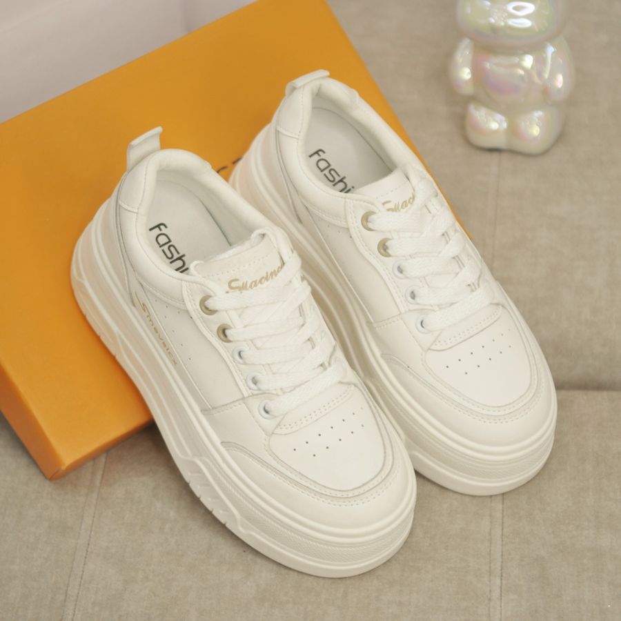 Giày Thể Thao Nữ TGG 810 Màu Trắng Phối Chữ Nâu Size 36