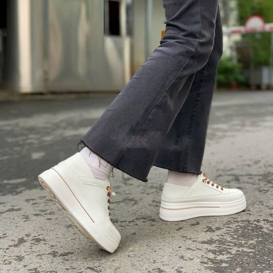 Giày Thể Thao Nữ TGG 8883 Màu Trắng Da Lì Size 38