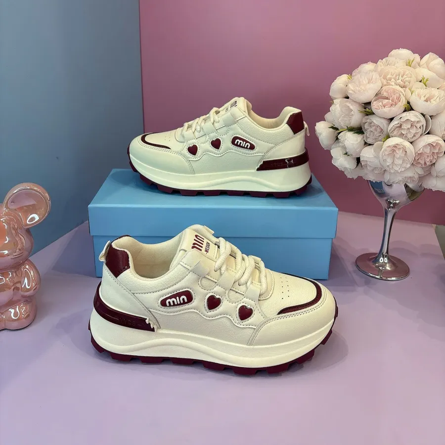 Giày Thể Thao Nữ TGG 8811 Màu Trắng Phối Đỏ Size 38