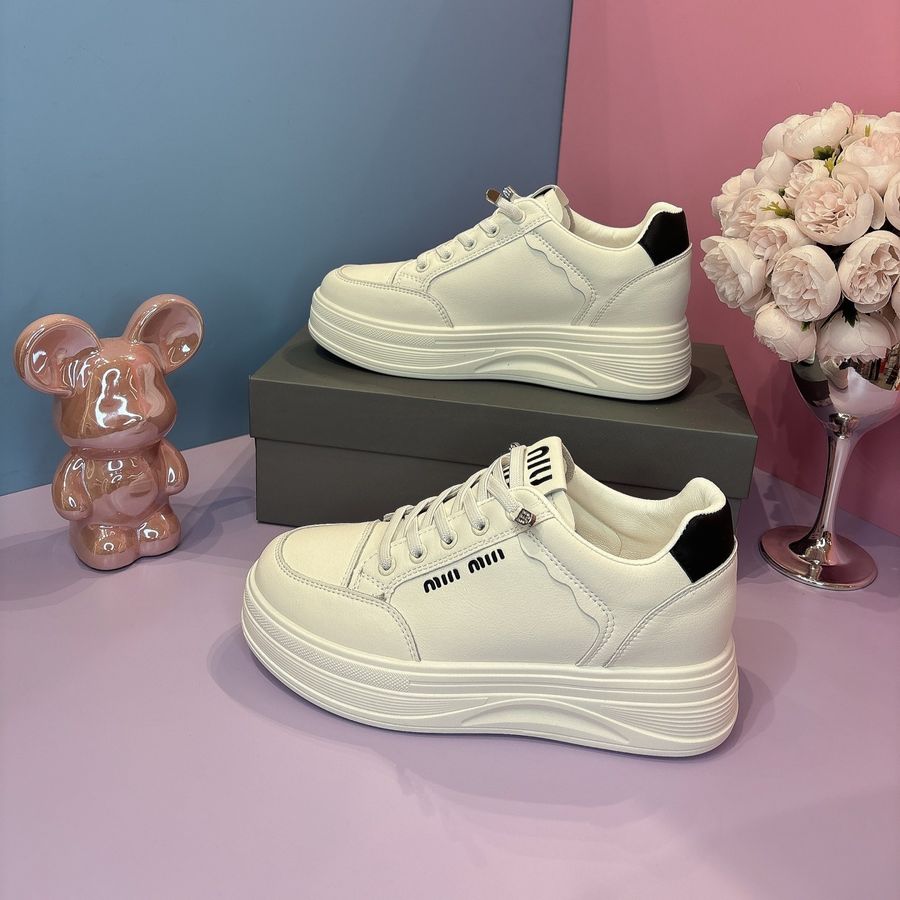 Giày Thể Thao Nữ TGG 8806 Trắng Phối Đen Size 37