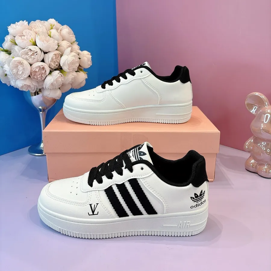 Giày Thể Thao Nữ TGG AJ389 Trắng Phối Dây Đen Size 38