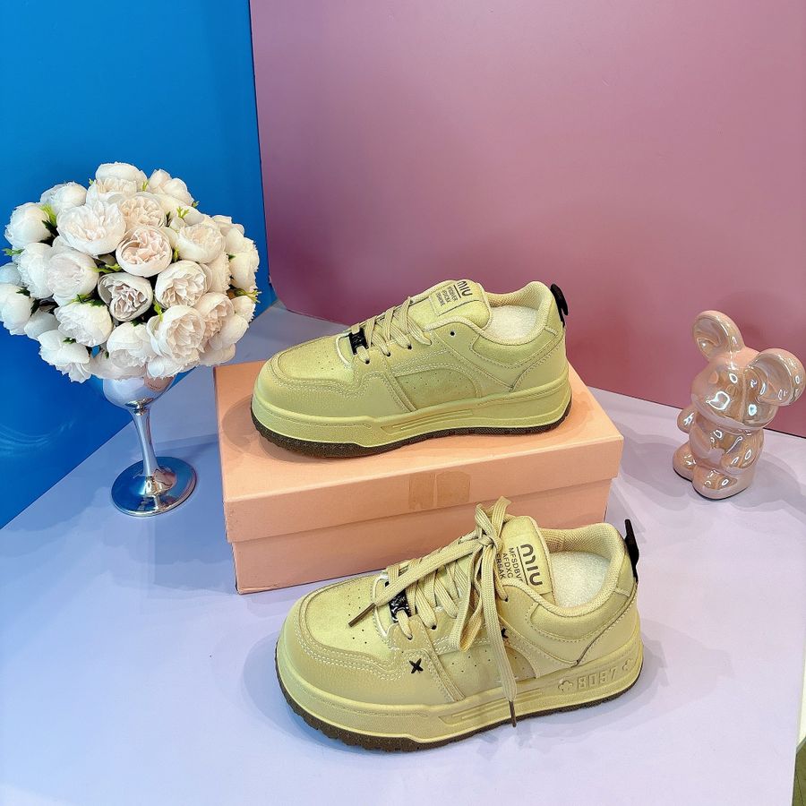 Giày Thể Thao Nữ TGG V06 Màu Nâu Be Đính Charm Size 38