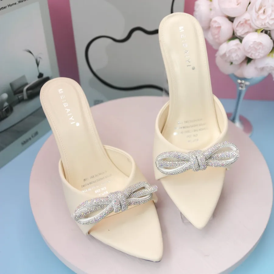 Dép Cao Gót Nữ TGG 194 Màu Be Da Mịn Đính Nơ Đá Size 35