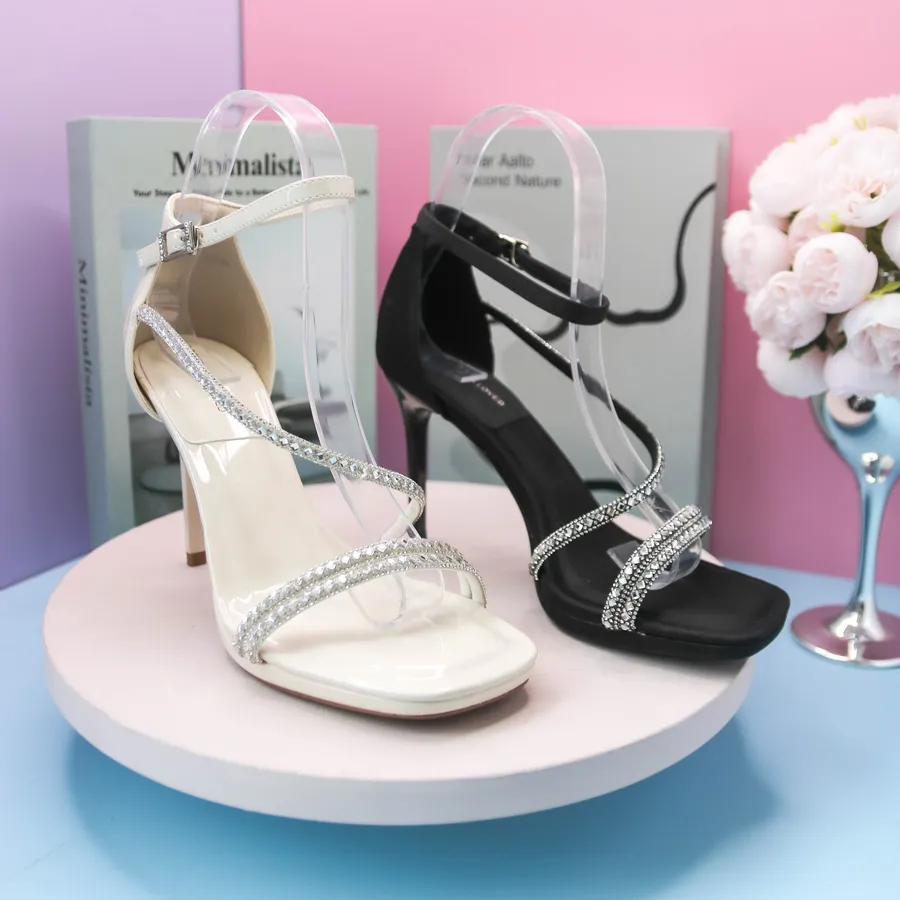 Dép Cao Gót Nữ TGG 899-2 Màu Đen Da Mềm Quai Đính Đá Size 37