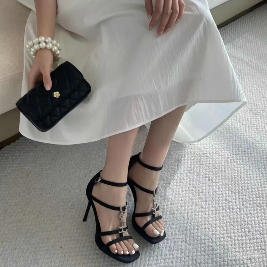 Dép Cao Gót Nữ TGG 899-3 Màu Đen Da Mịn Phối Chữ YSL Size 35