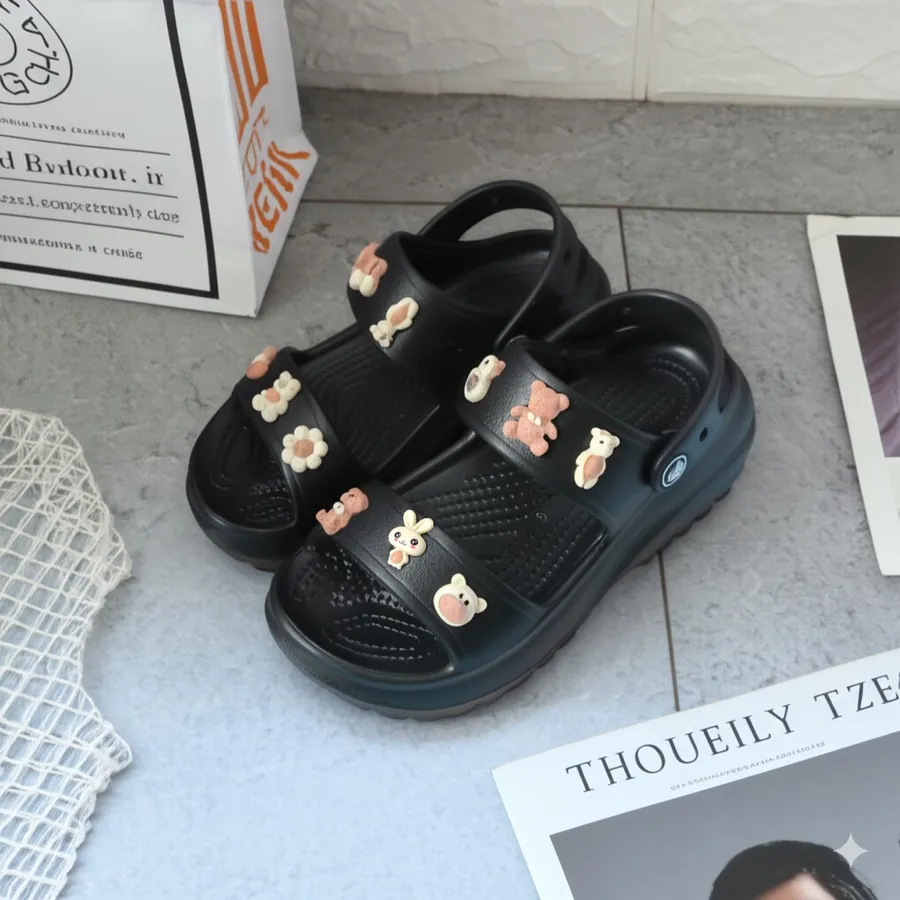 Dép Crocs Nữ TGG 2015 Màu Đen Quai Đính Charm Size 36