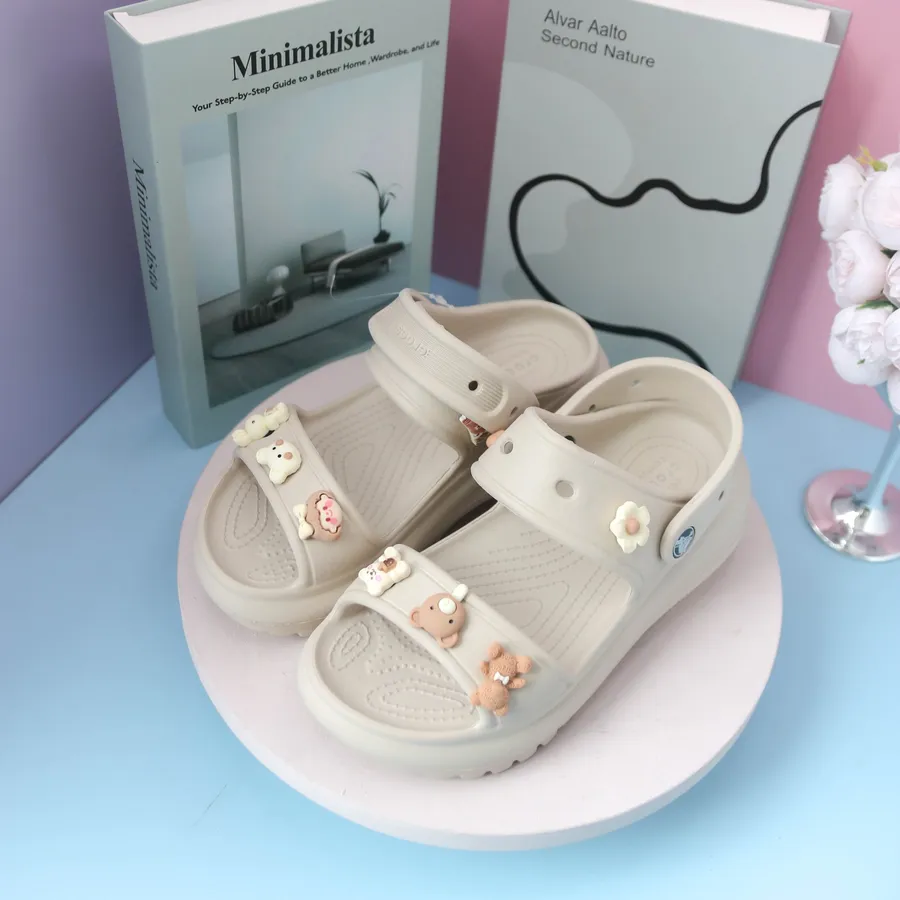 Dép Crocs Nữ TGG 2015 Màu Nâu Be Quai Đính Charm Size 36