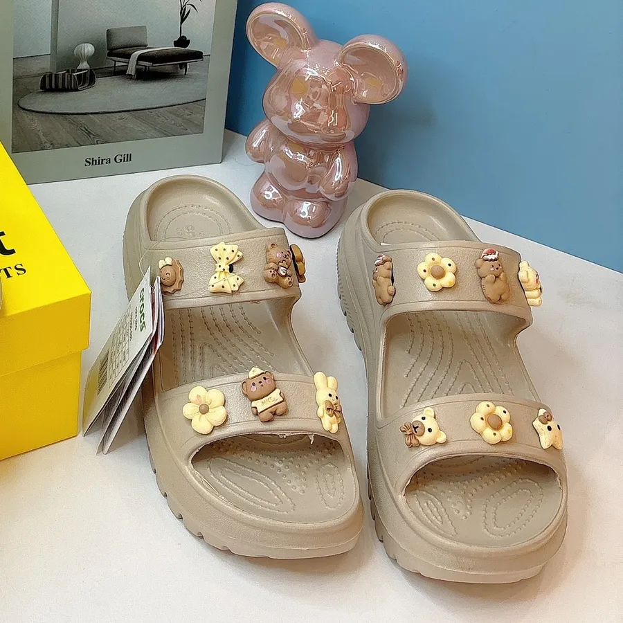 Dép Nữ TGG 2012 Màu Be Đậm Sticker Gấu Size 38