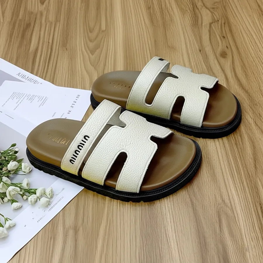 Dép Nữ TGG 716-661 Màu Be Quai Da Sần Chữ MinMin Size 37