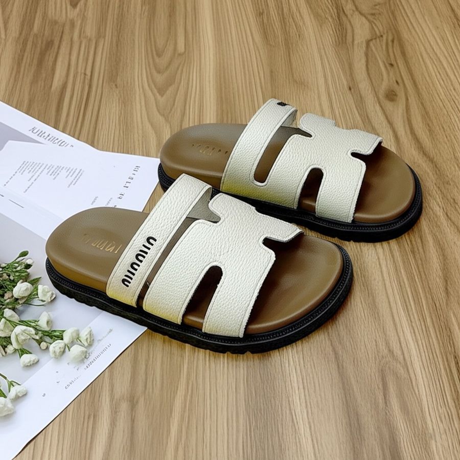 Dép Nữ TGG 716-661 Màu Be Quai Da Sần Chữ MinMin Size 38