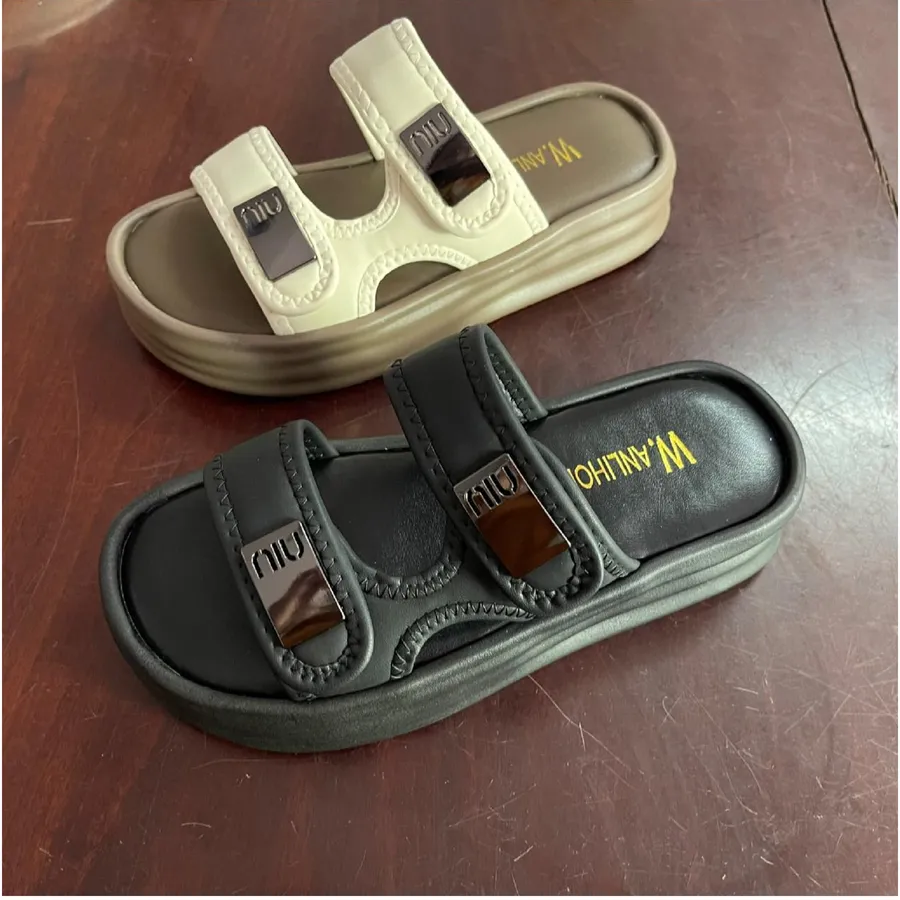 Dép Quai Ngang Nữ TGG 9842 Da Mềm Màu Be Đế Nâu Size 35