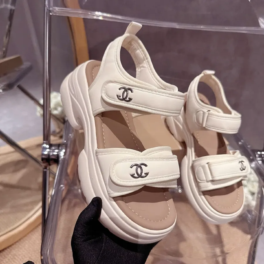 Dép Sandal Nữ TGG F607 Màu Trắng Da Mềm Size 35