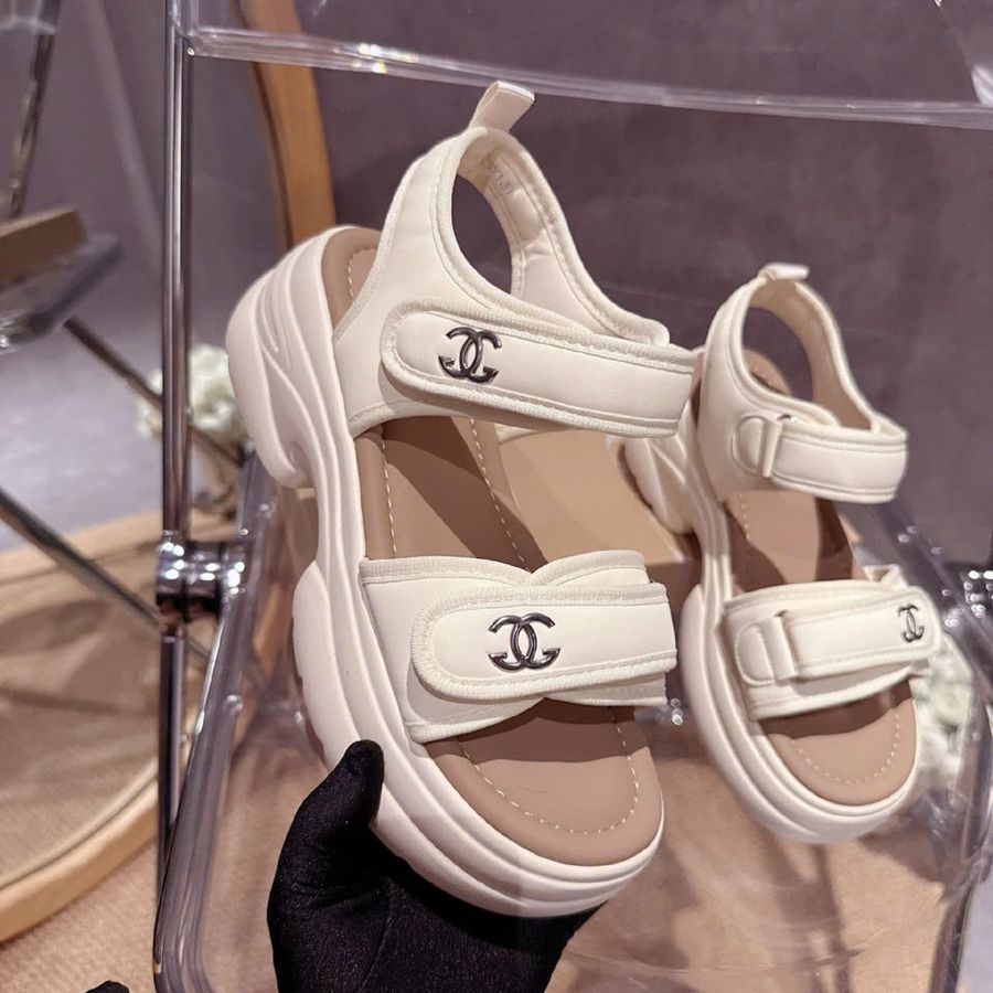 Dép Sandal Nữ TGG F607 Màu Trắng Da Mềm Size 36