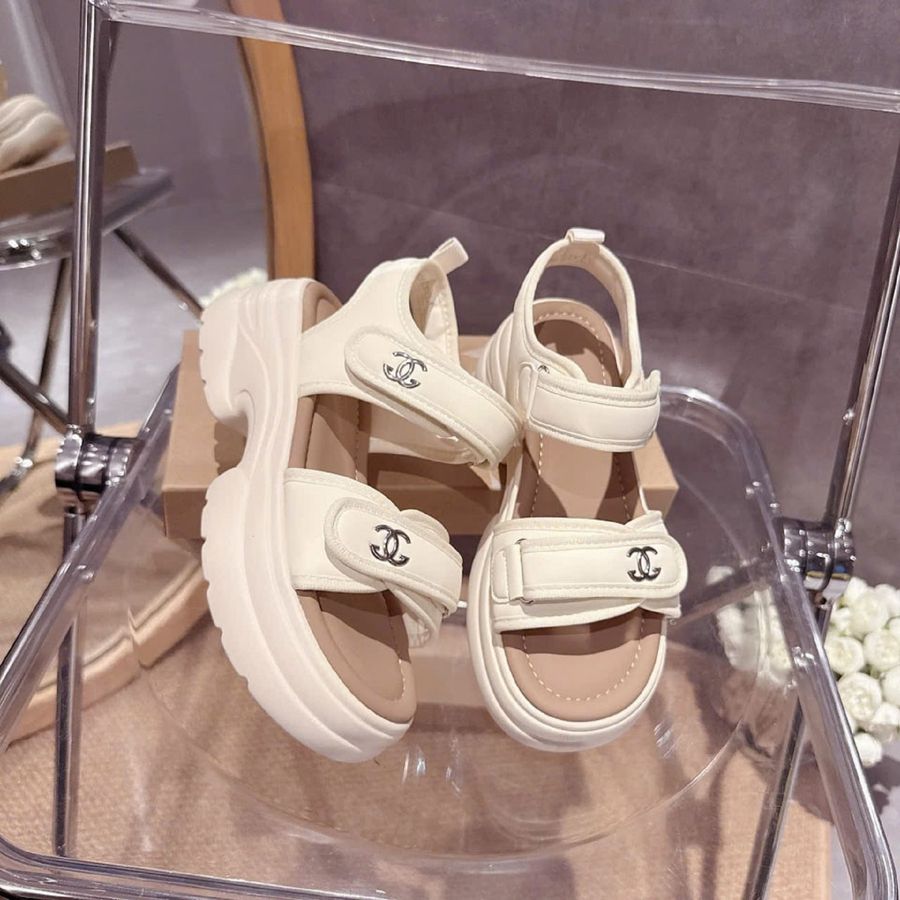 Dép Sandal Nữ TGG F607 Màu Trắng Da Mềm Size 36