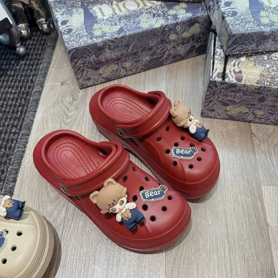 Dép Sục Nữ TGG 2007 Màu Đỏ Sticker Chàng Trai Size 39-40
