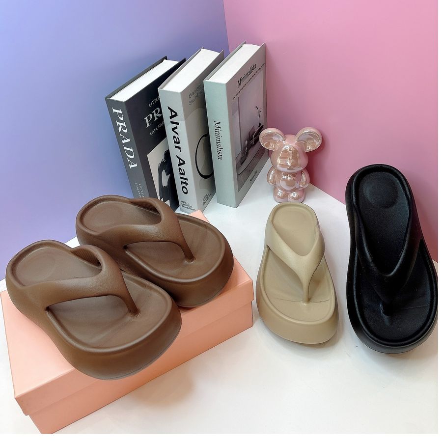 Dép xỏ ngón nữ TGG 2001 màu đen da mềm size 35-36